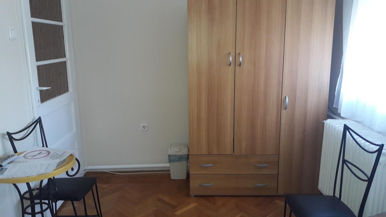 Pero Vendeghaz Hotel Debrecen Ngoại thất bức ảnh